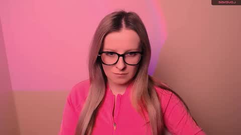 Mia online show from February 24, 4:43 pm