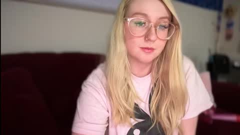 vanillapuddingpie online show from March 2, 3:56 am