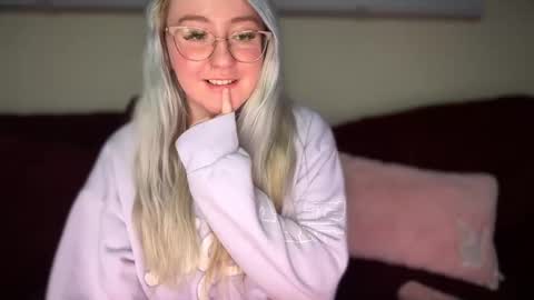 vanillapuddingpie online show from February 17, 2:54 am