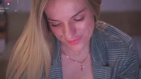 Sophie online show from March 26, 11:10 pm