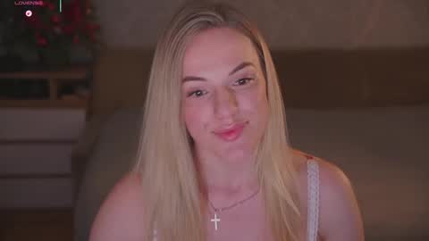 Sophie online show from January 7, 1:43 am