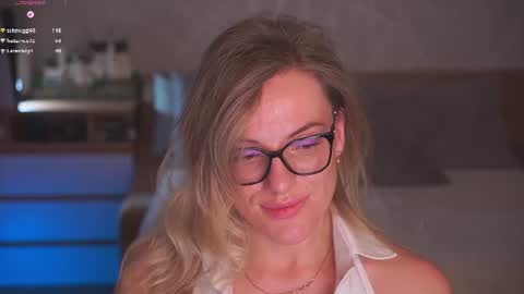 Sophie online show from June 10, 11:25 pm