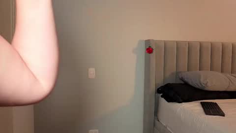 Elizabeth online show from March 26, 11:32 pm