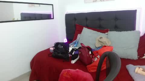 vane online show from April 18, 6:21 pm