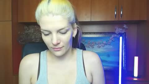 Vanessa online show from April 8, 7:11 am