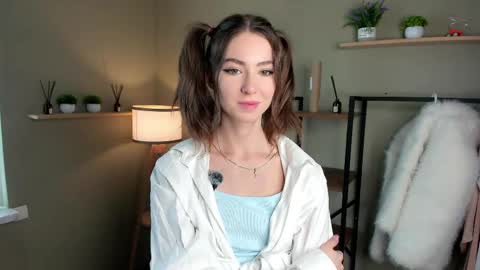 Charline online show from May 2, 9:37 am