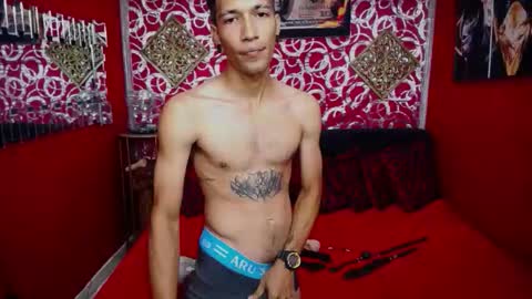 Esteban online show from May 1, 3:28 pm