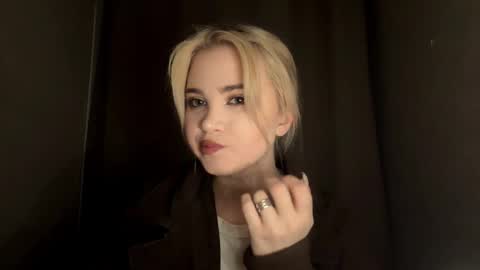 Monika online show from December 19, 1:28 pm