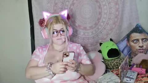 Snapshot of veelehanex3 chatting on February 22, 6:19 pm Veronica Lehane online show from February 22, 6:19 pm