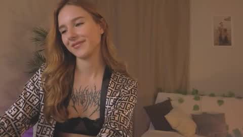 Maria online show from October 4, 2:59 pm