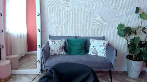 Snapshot of vel1ka chatting on September 27, 9:18 am Barbara online show from September 27, 9:18 am