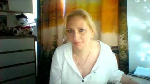 velka_raspberry online show from May 25, 9:15 am