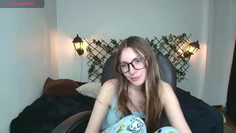 Sophi  online show from March 17, 5:45 am