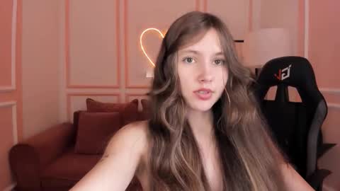 Snapshot of velvet_cherry chatting on September 19, 4:33 pm velvet_cherry online show from September 19, 4:33 pm