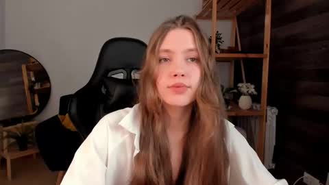 Snapshot of velvet_cherry chatting on October 19, 3:49 pm velvet_cherry online show from October 19, 3:49 pm