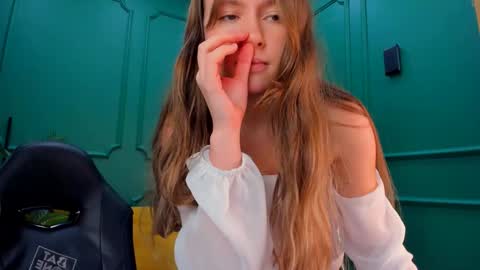Snapshot of velvet_cherry chatting on December 5, 6:49 pm velvet_cherry online show from December 5, 6:49 pm