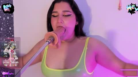 velvet_rosee_ online show from April 1, 6:16 pm