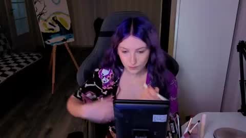 Violet online show from August 6, 8:56 am