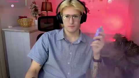 velvetbite online show from January 16, 4:16 pm