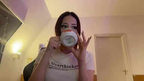 Sophie online show from June 2, 9:17 pm