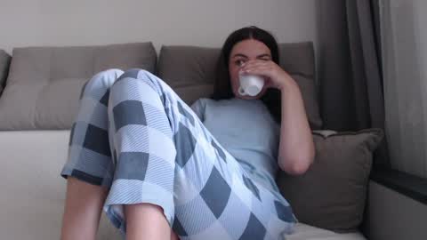 velvetmoon123 online show from April 22, 6:31 am