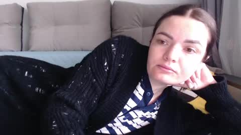 velvetmoon123 online show from April 20, 7:11 am