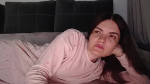 velvetmoon123 online show from March 21, 6:45 pm