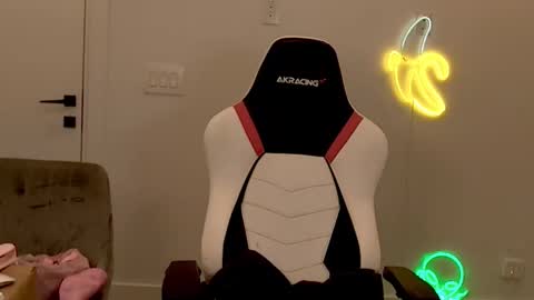 VelvetTGirl online show from March 5, 5:05 am