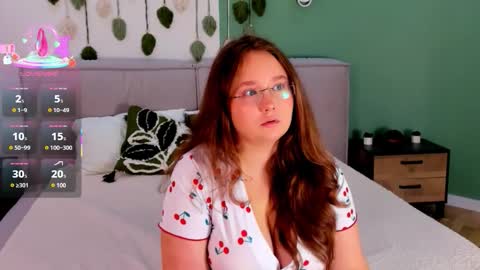 Snapshot of velvetvixencute chatting on September 25, 6:20 am velvetvixencute online show from September 25, 6:20 am