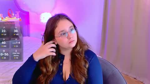 Snapshot of velvetvixencute chatting on October 2, 5:28 am velvetvixencute online show from October 2, 5:28 am