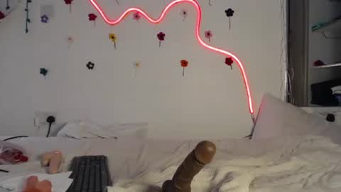 COCO XOXO online show from September 13, 8:17 am