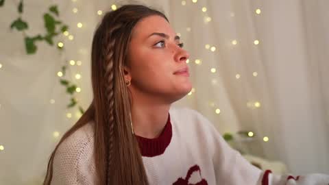 Snapshot of venera_style chatting on December 13, 1:33 pm VENERA online show from December 13, 1:33 pm