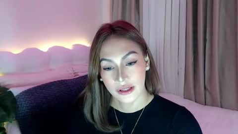 Venus Sunrise Bombshell online show from March 11, 6:05 am