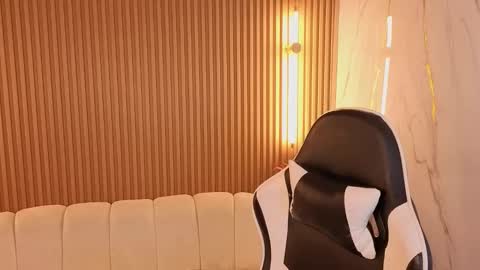 Venus  online show from December 22, 8:04 pm