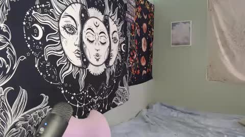 Miss Venus online show from September 18, 1:31 am