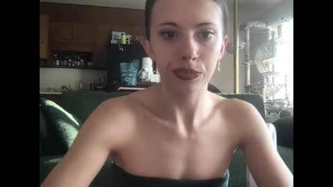 venustheflytrap online show from February 20, 9:39 pm