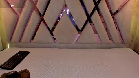 Domelipa  online show from February 18, 2:59 pm