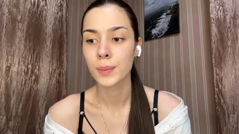 Ayla online show from April 5, 4:04 pm