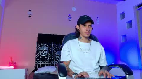 vergil_noir online show from July 7, 4:14 am