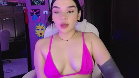 Snapshot of veronica_118 chatting on October 3, 7:38 am veronica_118 online show from October 3, 7:38 am