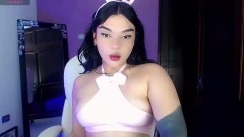 Snapshot of veronica_118 chatting on February 9, 10:11 pm veronica_118 online show from February 9, 10:11 pm