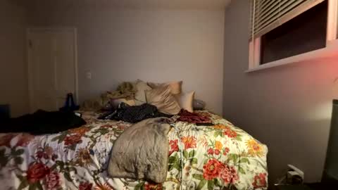 Veronica Lake online show from May 12, 7:39 am