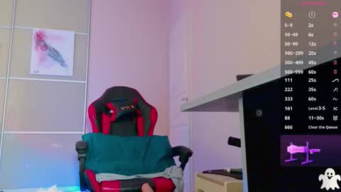 Ethan online show from December 3, 1:01 pm