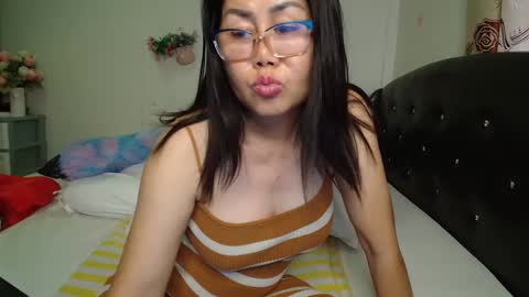 verysexythia online show from December 7, 8:38 am
