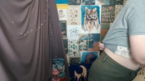 Snapshot of veryveryvery_shy chatting on February 2, 12:35 pm veryveryvery_shy online show from February 2, 12:35 pm
