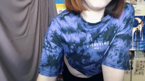 Snapshot of veryveryvery_shy chatting on February 12, 7:02 am veryveryvery_shy online show from February 12, 7:02 am