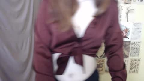 veryveryvery_shy online show from December 4, 7:52 am