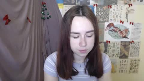 veryveryvery_shy online show from December 17, 9:16 am