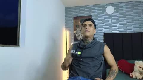 Victor cardenas online show from December 18, 11:08 pm