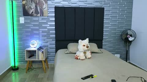 Victor cardenas online show from February 2, 11:11 pm